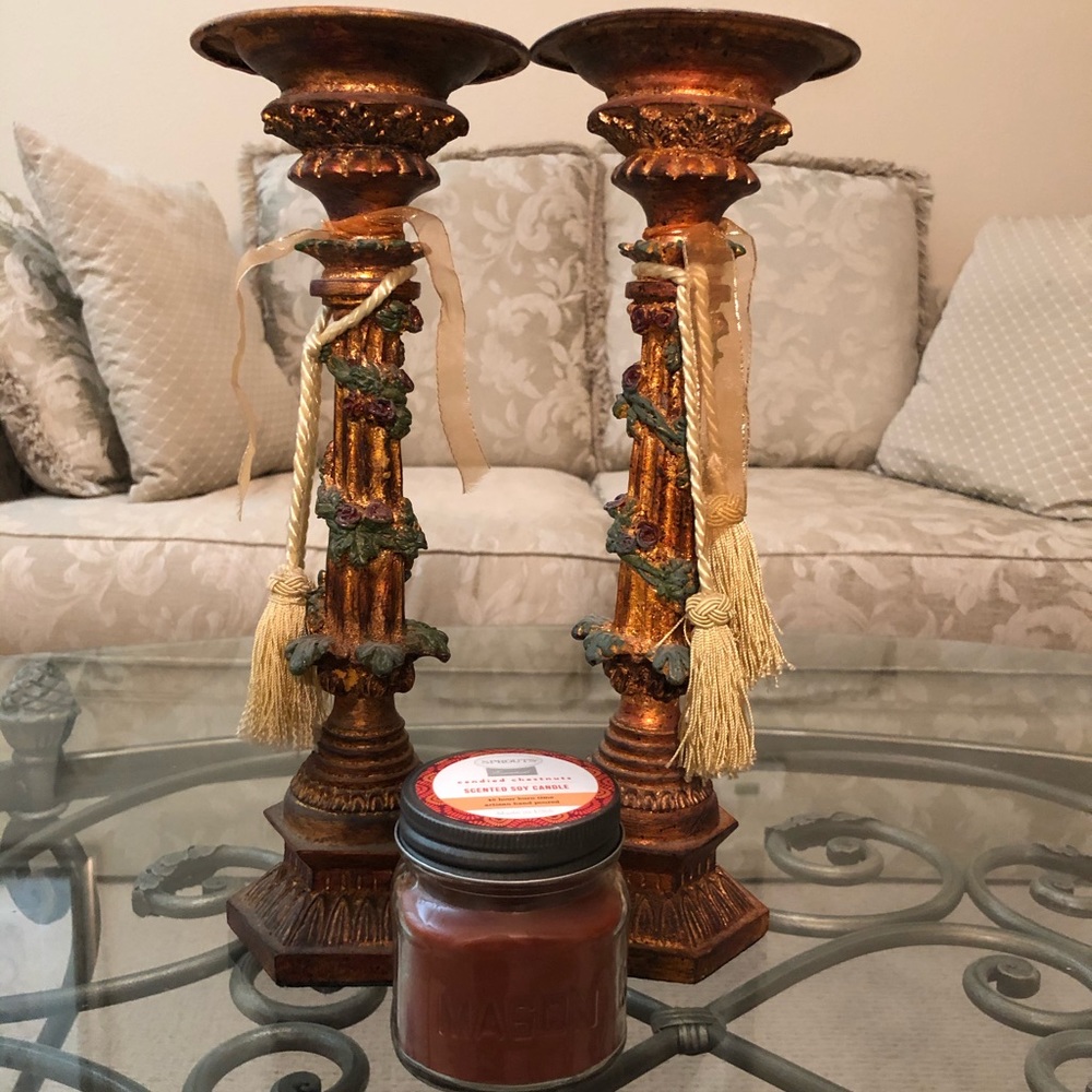 2 Candle Holders with Scented Soy Candle